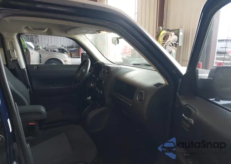 2014 Jeep Patriot Sport z USA, uszkodzony, nr VIN 1C4NJPBA9ED844054